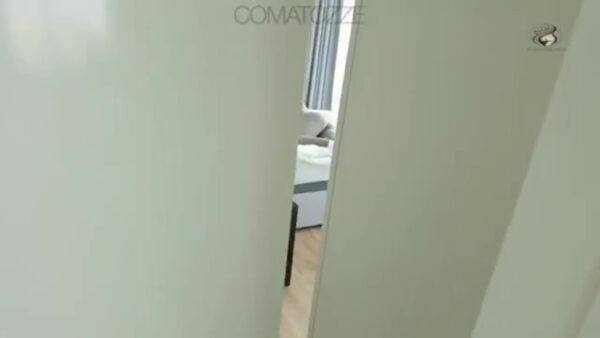 محارم – أخت غير شقيقة على الهاتف أثناء النيك نيج فى الكس