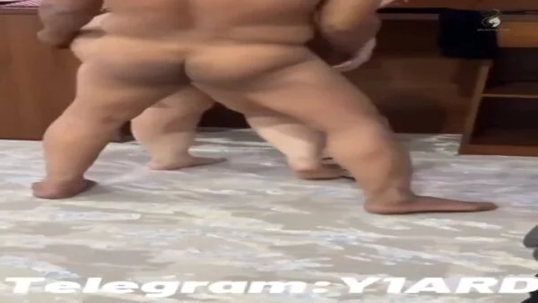 سكس محارم منزلي سوري بينيك أختي الشحوم ويصوّر الفضيحة