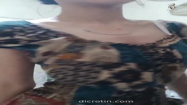 نودز بنت بتلعب في كسها فيديو جديد أندر إيج
